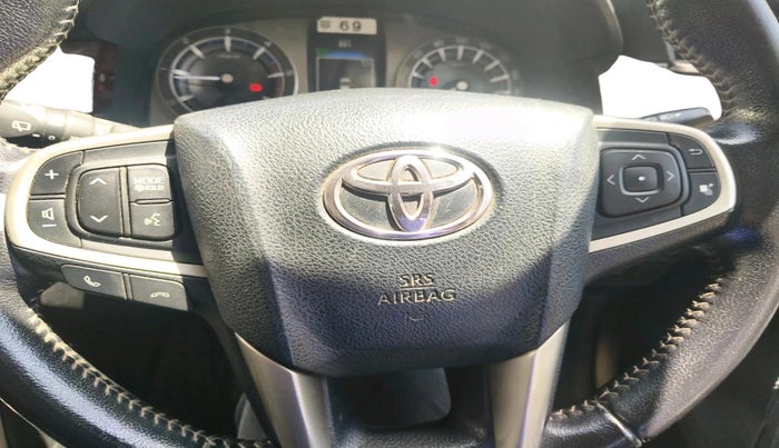 2017 Toyota Innova Crysta 2.4 VX 8 STR, Diesel, Manual, 1,37,472 km, interior