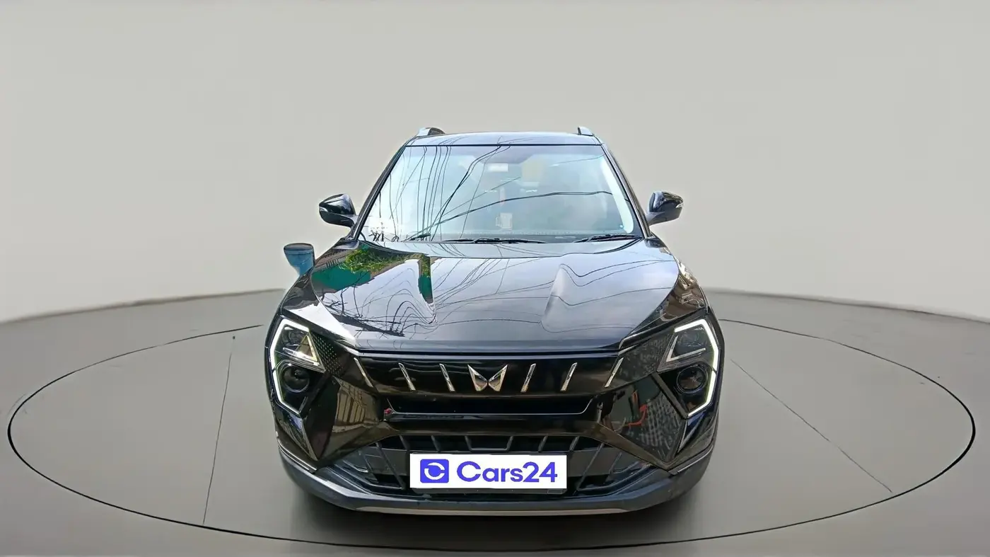 2024 Mahindra XUV 3XO AX5 1.2 L TCMPFi, Petrol, Manual, 20,047 km, exterior
