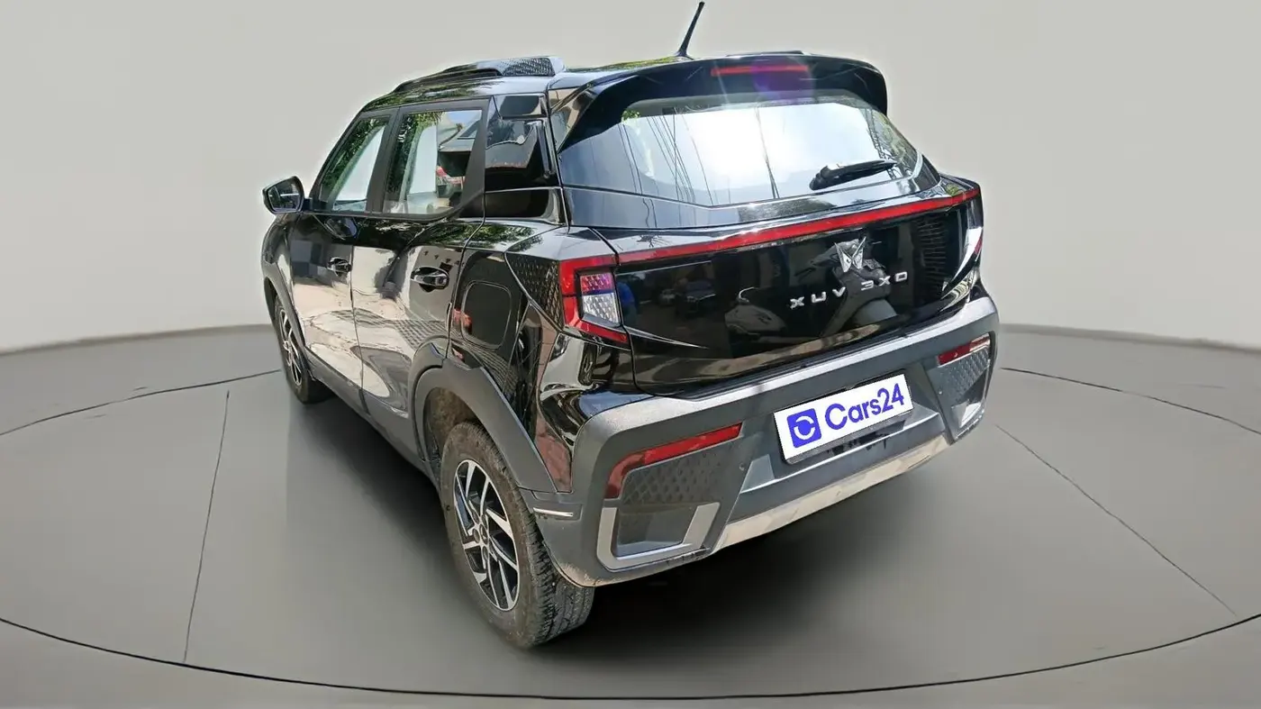 2024 Mahindra XUV 3XO AX5 1.2 L TCMPFi, Petrol, Manual, 20,047 km, exterior