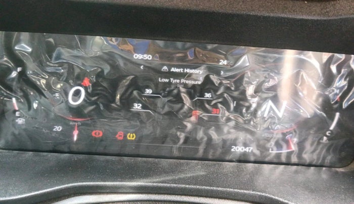 2024 Mahindra XUV 3XO AX5 1.2 L TCMPFi, Petrol, Manual, 20,047 km, interior