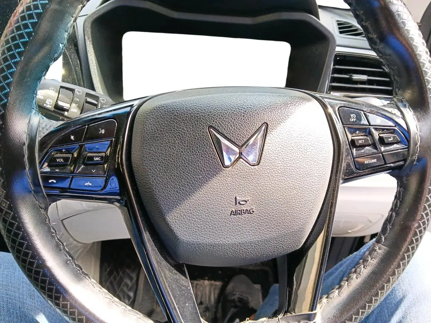 2024 Mahindra XUV 3XO AX5 1.2 L TCMPFi, Petrol, Manual, 20,047 km, interior