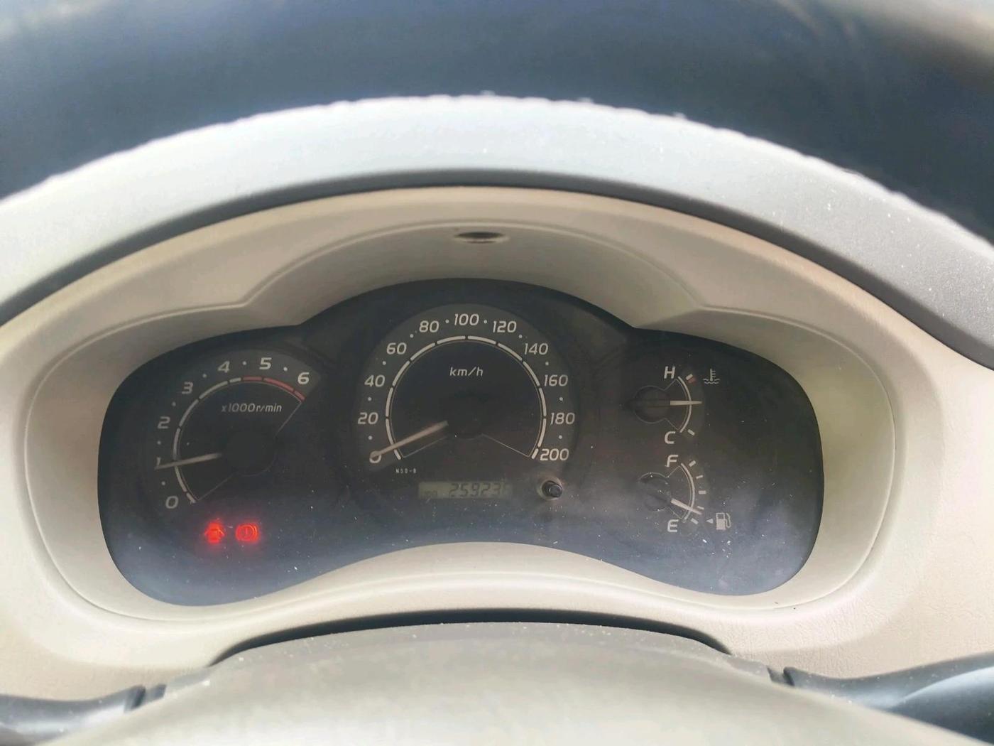 2011 Toyota Innova 2.5 G4 7 STR, Diesel, Manual, 2,59,236 km, interior