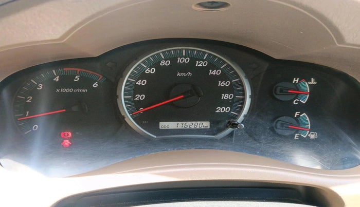 2015 Toyota Innova 2.5 VX 8 STR, Diesel, Manual, 1,76,280 km, interior