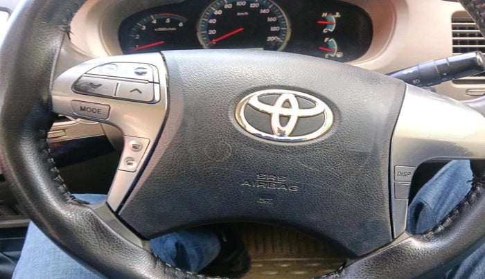 2015 Toyota Innova 2.5 VX 8 STR, Diesel, Manual, 1,76,280 km, interior