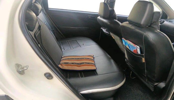 2016 Toyota Etios CROSS 1.4 GD, Diesel, Manual, 1,58,770 km, interior