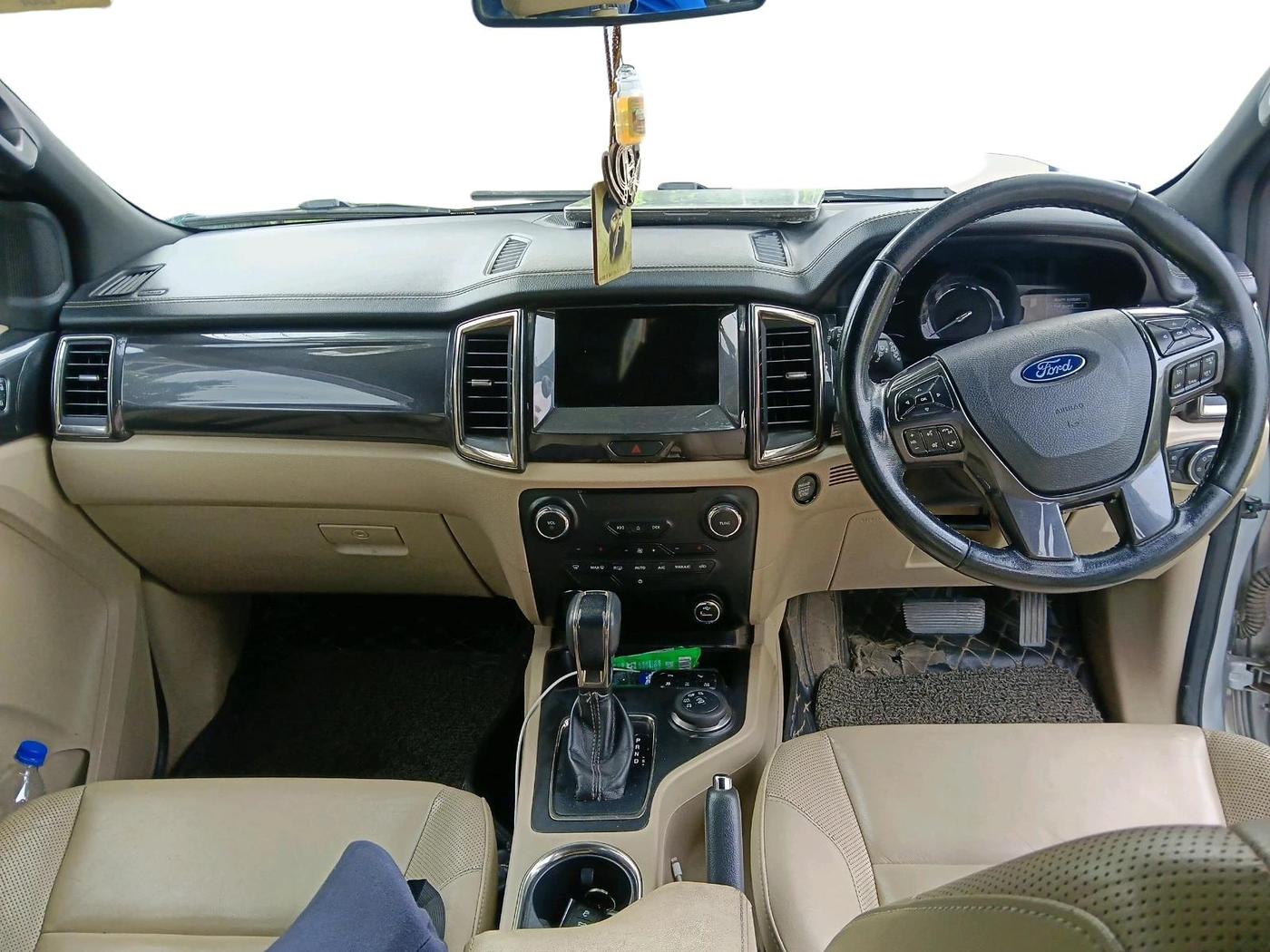 2019 Ford Endeavour TITANIUM PLUS 3.2 4X4 AT SUNROOF, Diesel, Automatic, 1,17,209 km, interior