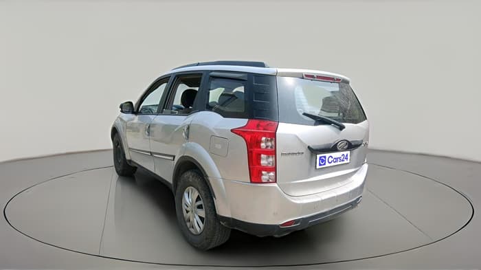 2016 Mahindra XUV500 W6, Diesel, Manual, 1,04,870 km, exterior