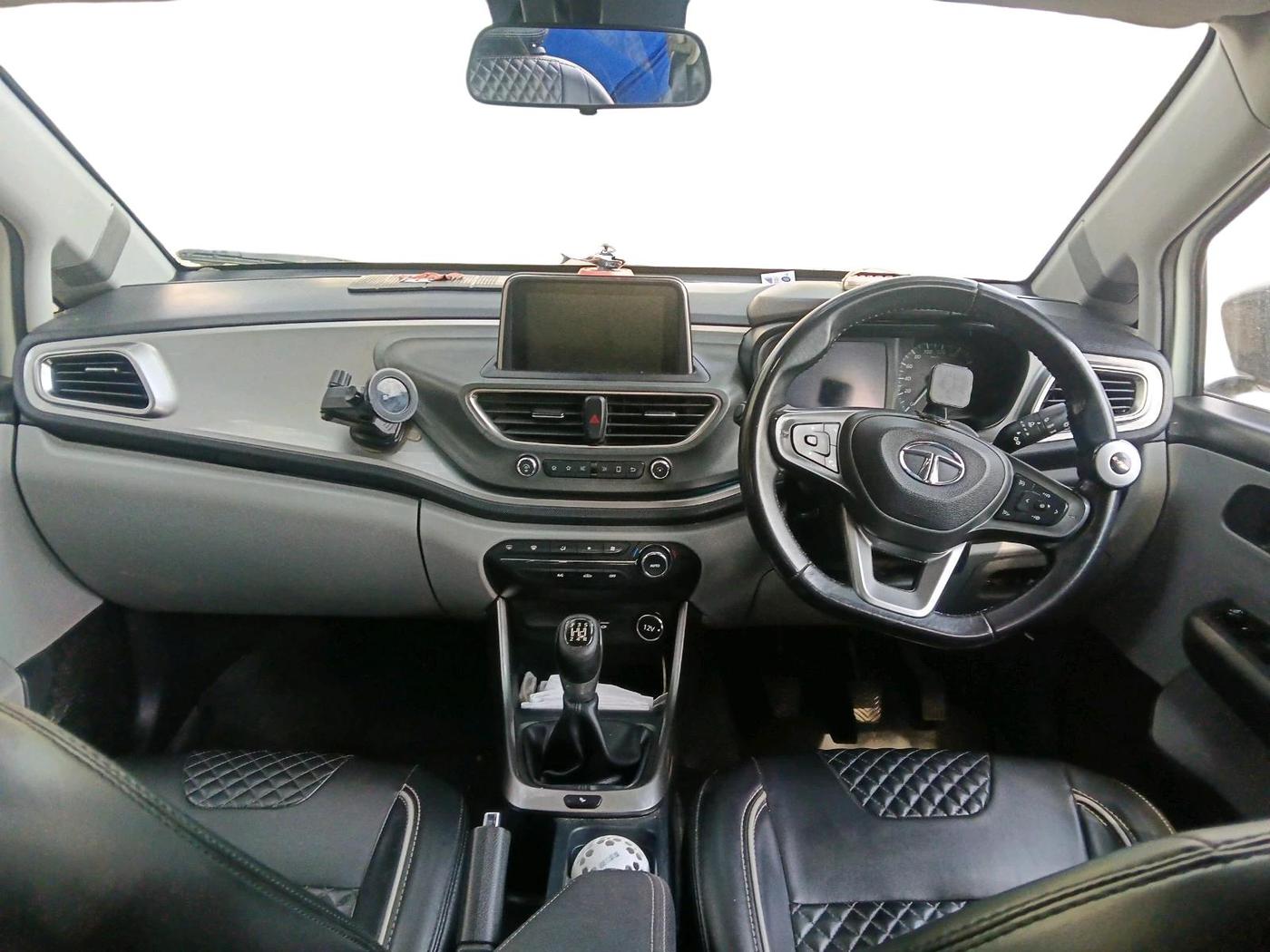 2020 Tata ALTROZ XZ DIESEL, Diesel, Manual, 65,900 km, interior