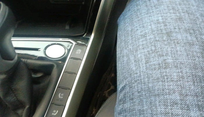 2024 Volkswagen VIRTUS TOPLINE TSI 1.0 AT, Petrol, Automatic, 8,566 km, interior