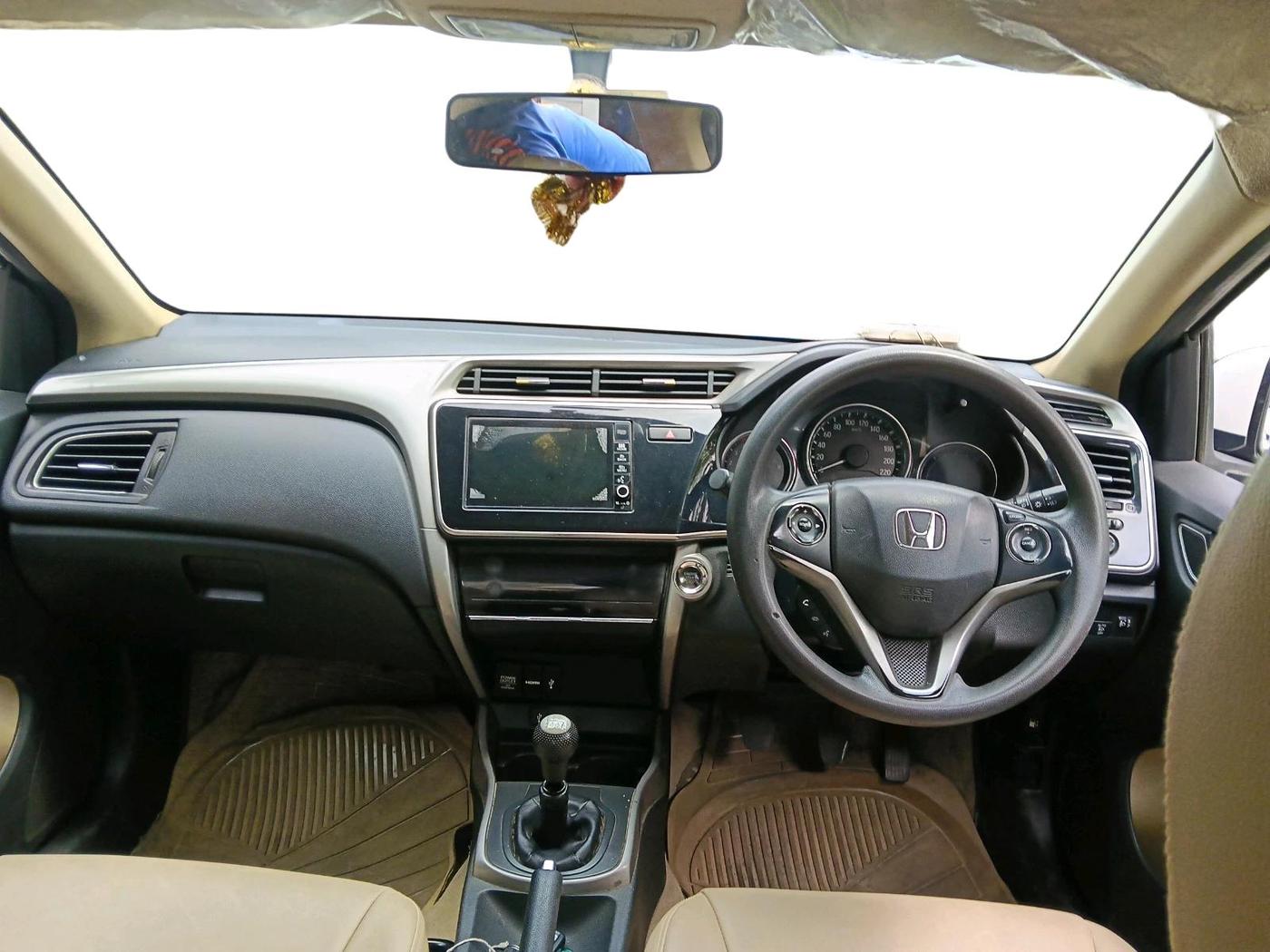 2017 Honda City 1.5L I-DTEC V, Diesel, Manual, 1,69,421 km, interior