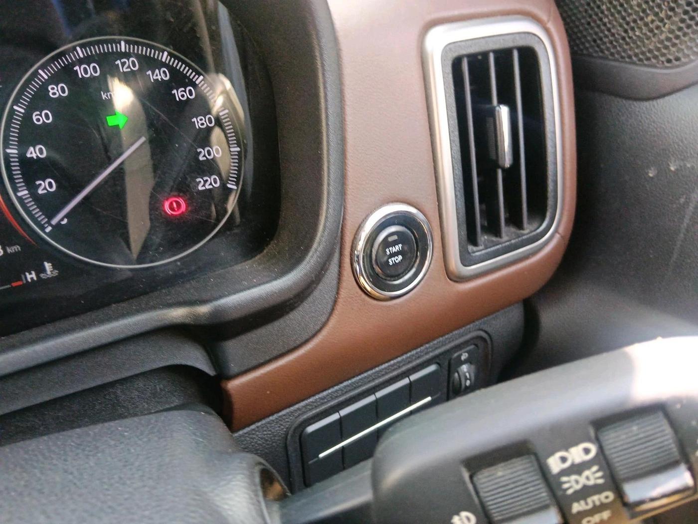 2022 Mahindra SCORPIO-N Z8 L DIESEL AT 4WD 7 STR, Diesel, Automatic, 1,71,413 km, interior