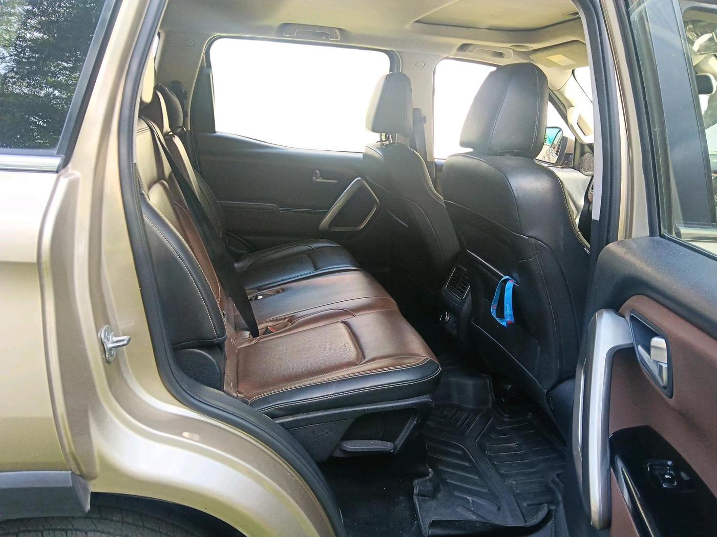 2022 Mahindra SCORPIO-N Z8 L DIESEL AT 4WD 7 STR, Diesel, Automatic, 1,71,413 km, interior