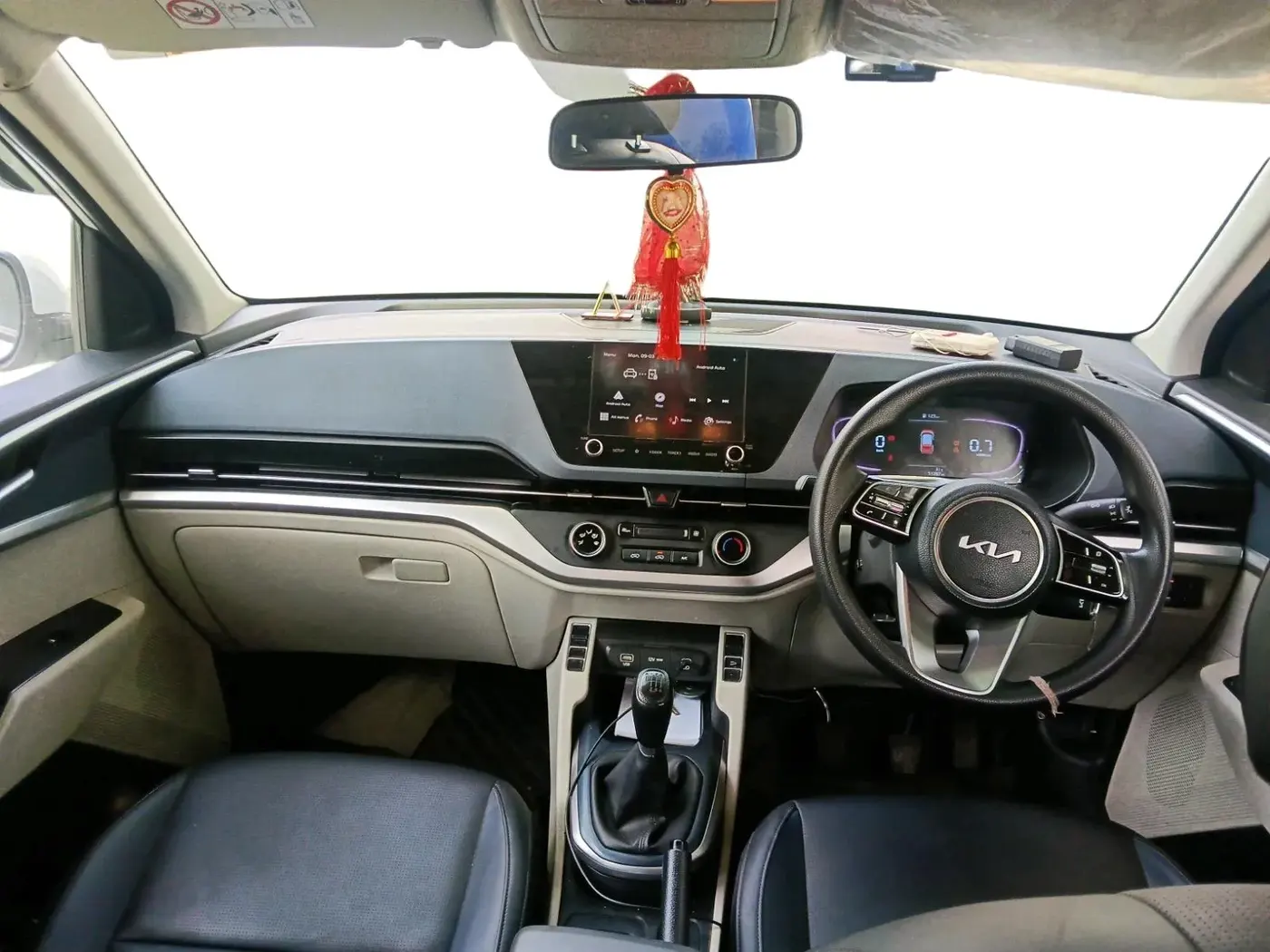 2025 KIA CARENS Premium (O) 1.5 Diesel MT 7 STR, Diesel, Manual, 58,050 km, interior