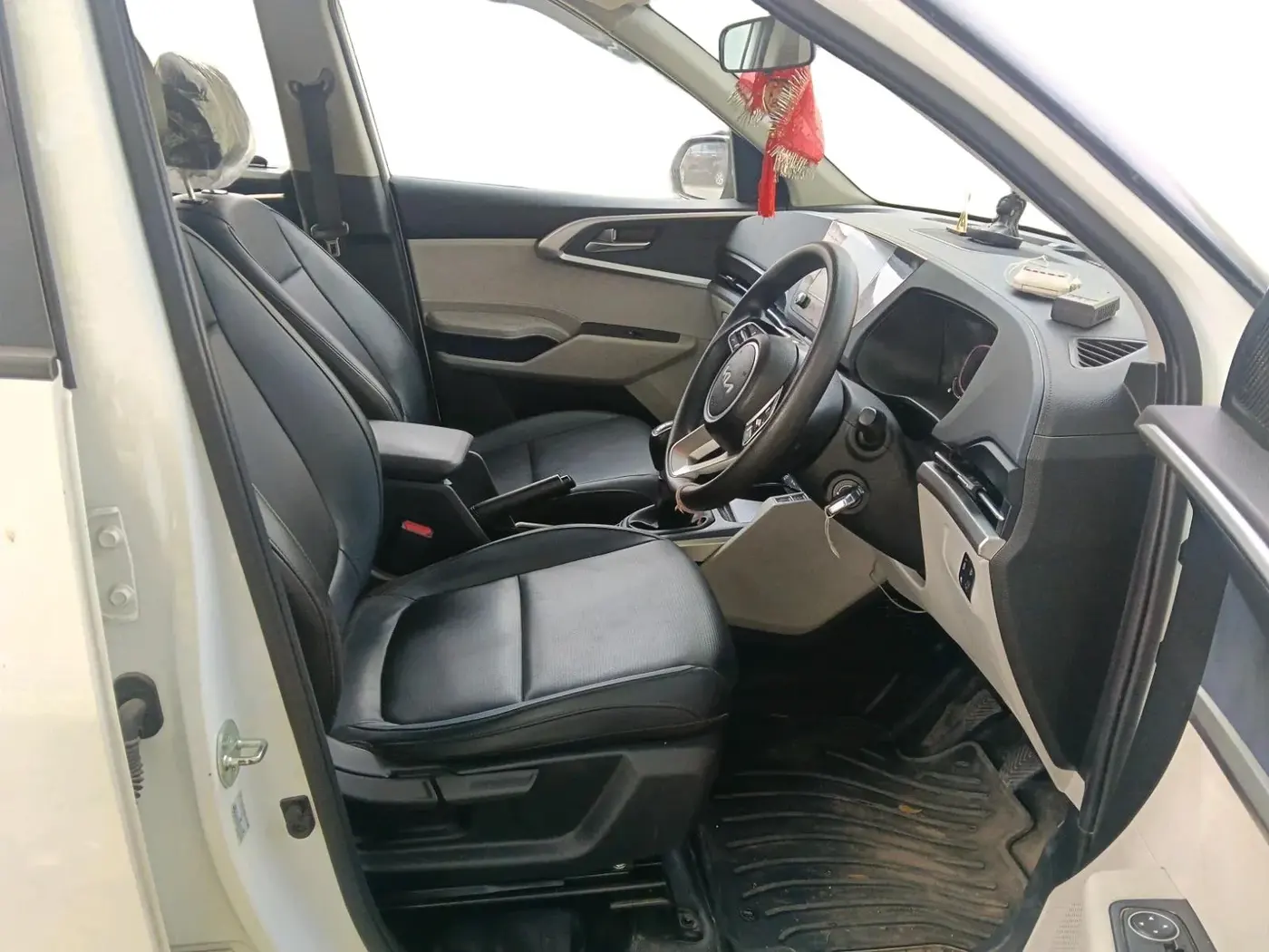 2025 KIA CARENS Premium (O) 1.5 Diesel MT 7 STR, Diesel, Manual, 58,050 km, interior