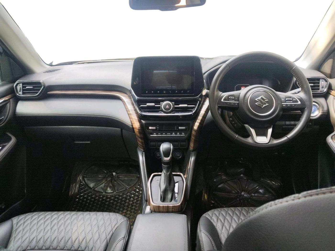 2023 Maruti Grand Vitara ALPHA PLUS HYBRID ECVT, Hybrid, Automatic, 26,508 km, interior