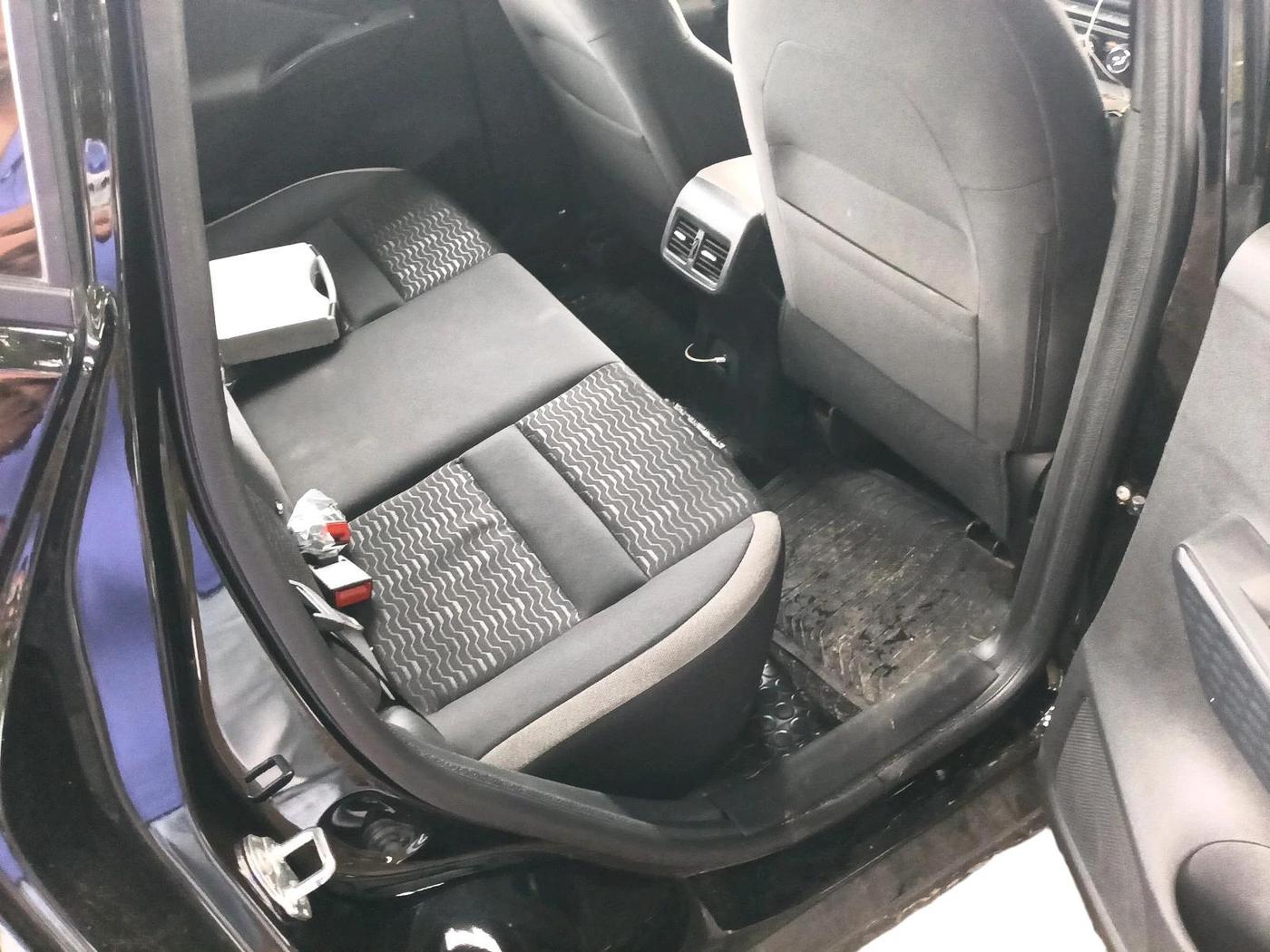 2025 Nissan MAGNITE N-Connecta B4D 1.0 Petrol MT, Petrol, Manual, 8,950 km, interior