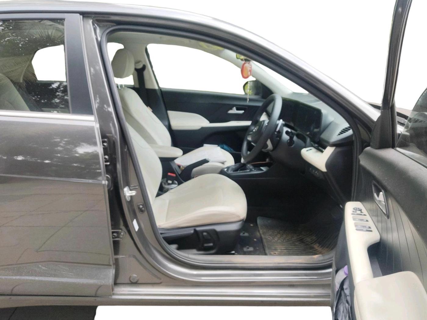 2023 Hyundai Verna SX(O) 1.5 MPI IVT , Petrol, Automatic, 25,071 km, interior