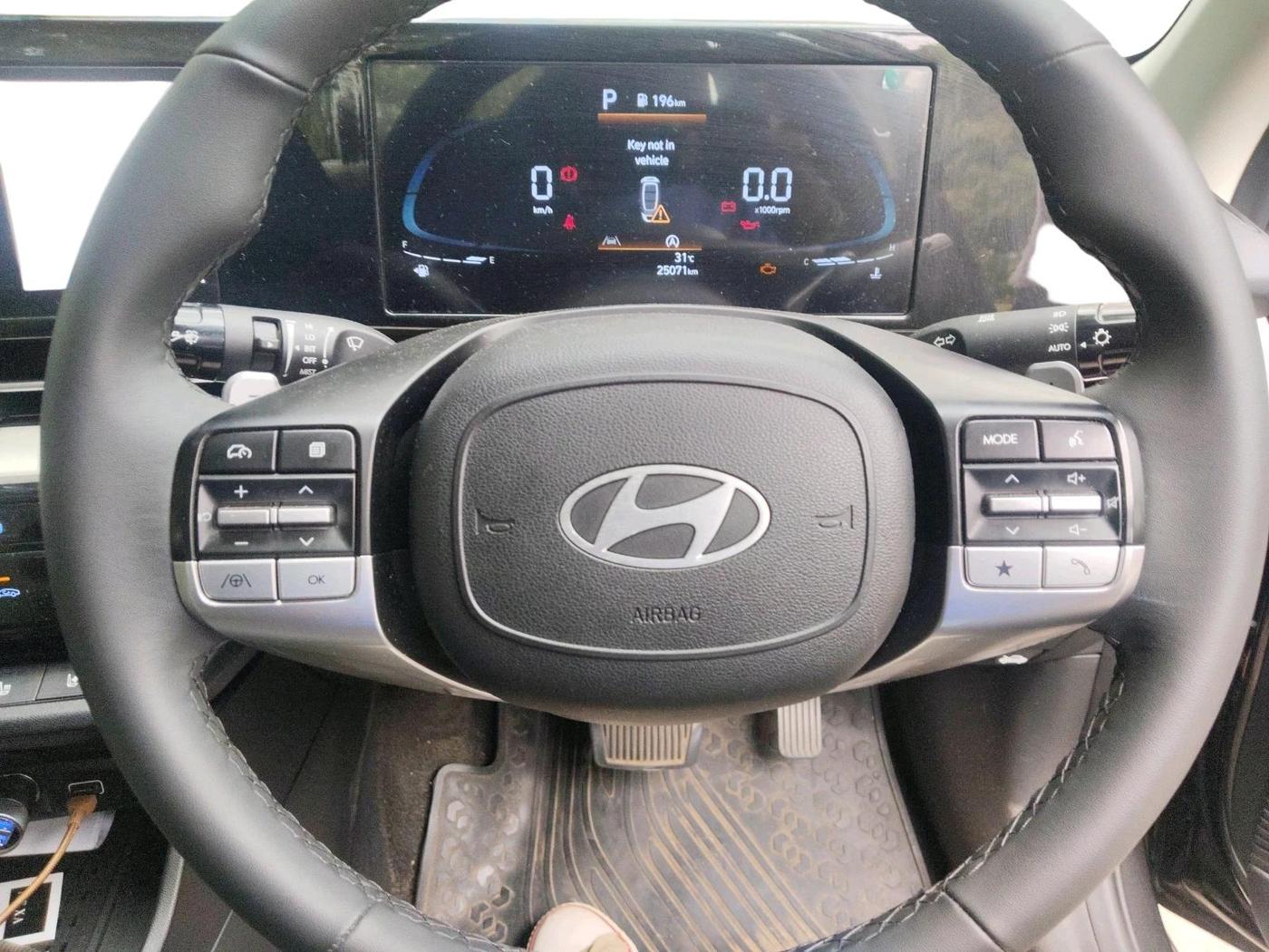 2023 Hyundai Verna SX(O) 1.5 MPI IVT , Petrol, Automatic, 25,071 km, interior