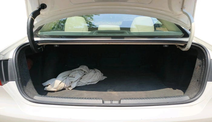 2011 Volkswagen Jetta HIGHLINE TDI AT, Diesel, Automatic, 1,54,638 km, exterior