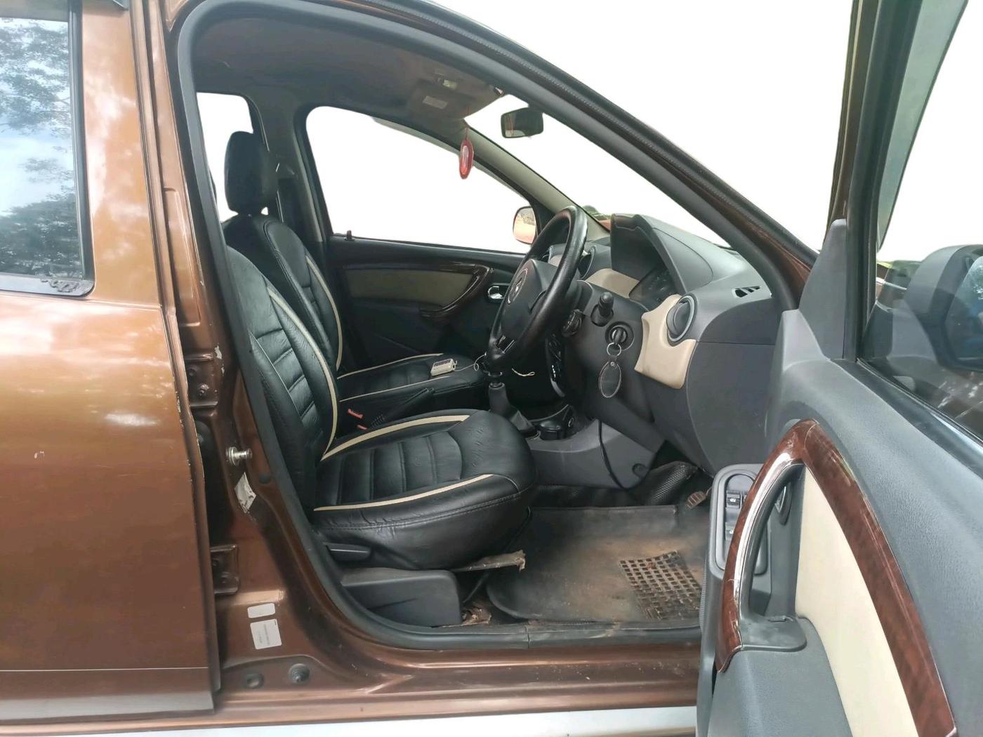 2013 Renault Duster 110 PS RXZ DIESEL, Diesel, Manual, 1,53,648 km, interior