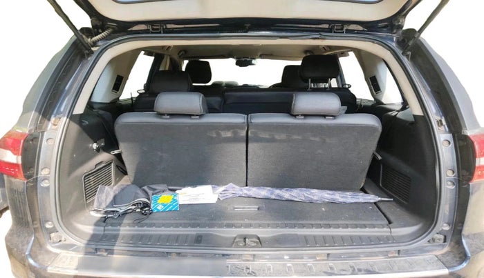 2018 Tata Hexa XTA 4X2 7 STR, Diesel, Automatic, 64,634 km, exterior