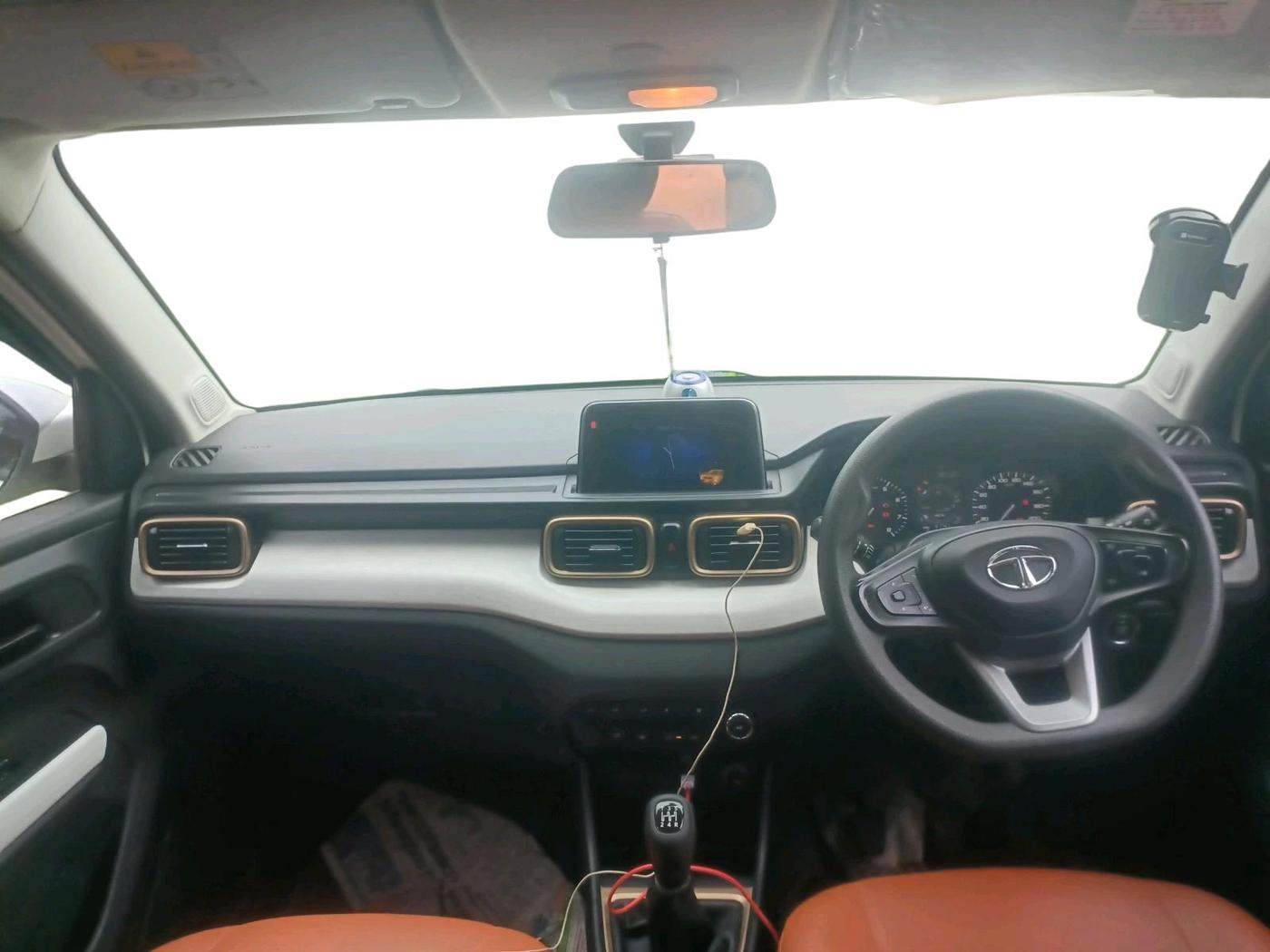 2021 Tata PUNCH ACCOMPLISHED MT, Petrol, Manual, 51,741 km, interior