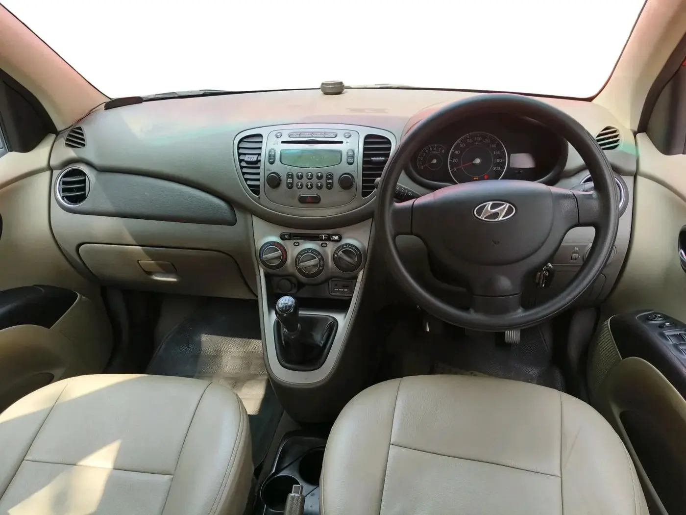 2011 Hyundai i10 SPORTZ 1.2, Petrol, Manual, 97,479 km, interior