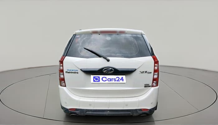 2016 Mahindra XUV500 W6 AT, Diesel, Automatic, 84,884 km, exterior