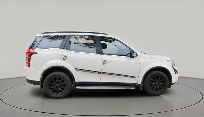 2016 Mahindra XUV500 W6 AT, Diesel, Automatic, 84,884 km, exterior