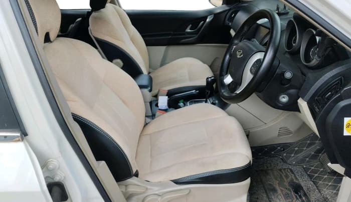 2016 Mahindra XUV500 W6 AT, Diesel, Automatic, 84,884 km, interior