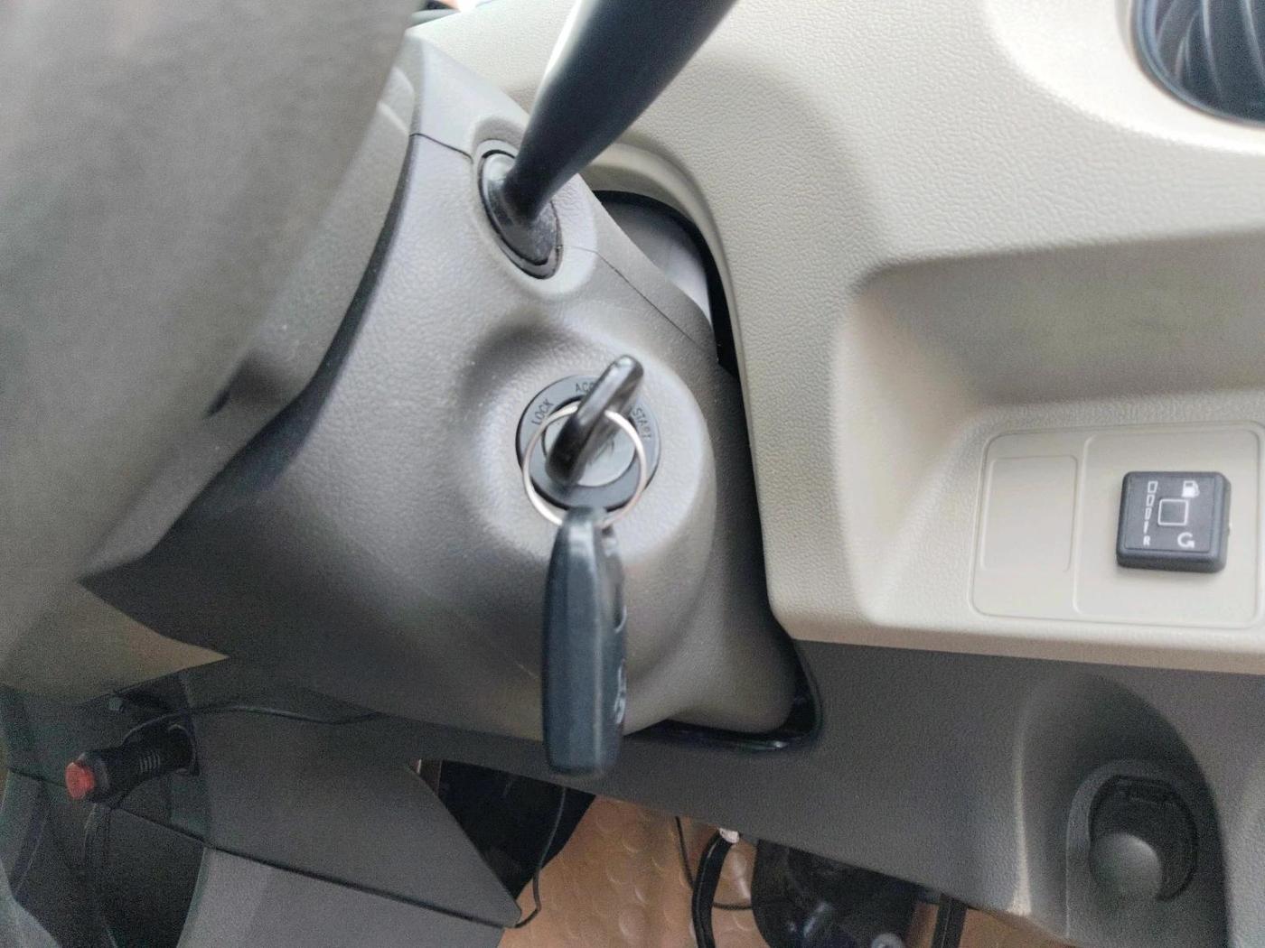 2013 Toyota Etios G, Petrol, Manual, 1,05,487 km, interior