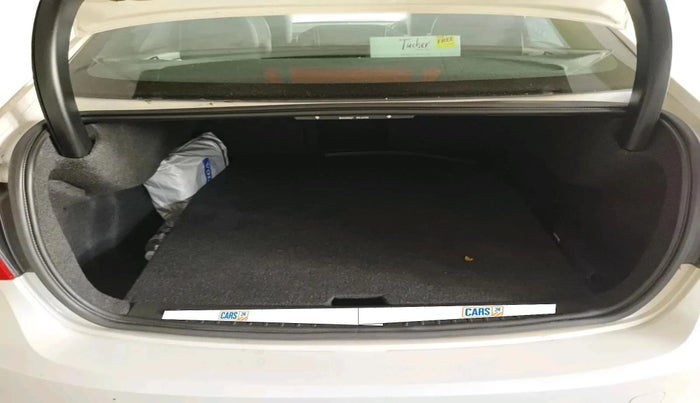 2016 Volvo S60 Momentum D4, Diesel, Automatic, 45,686 km, exterior