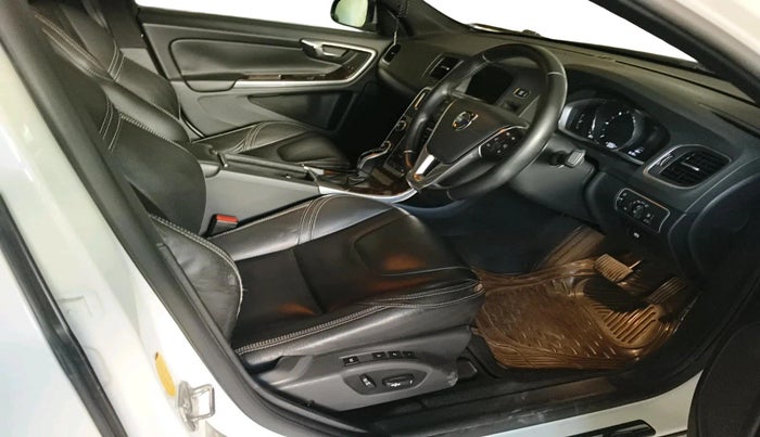 2016 Volvo S60 Momentum D4, Diesel, Automatic, 45,686 km, interior