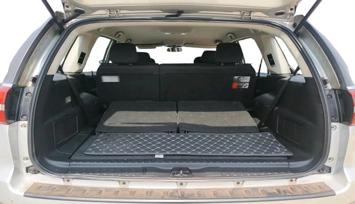 2017 Tata Hexa XMA 4X2 7 STR, Diesel, Automatic, 83,405 km, exterior