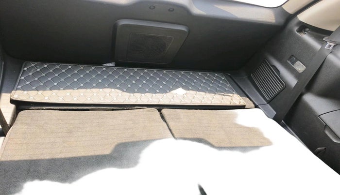 2017 Tata Hexa XMA 4X2 7 STR, Diesel, Automatic, 83,405 km, interior