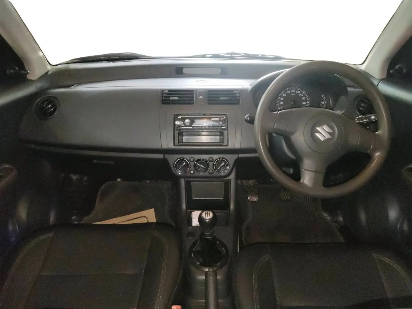2009 Maruti Swift LXI 1.3, Petrol, Manual, 1,26,100 km, interior