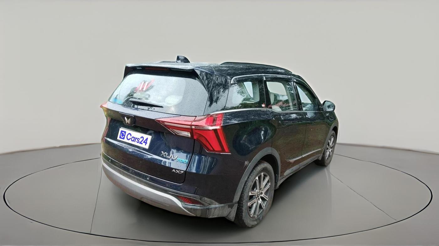 2022 Mahindra XUV700 AX 7 D MT 7 STR, Diesel, Manual, 90,446 km, exterior