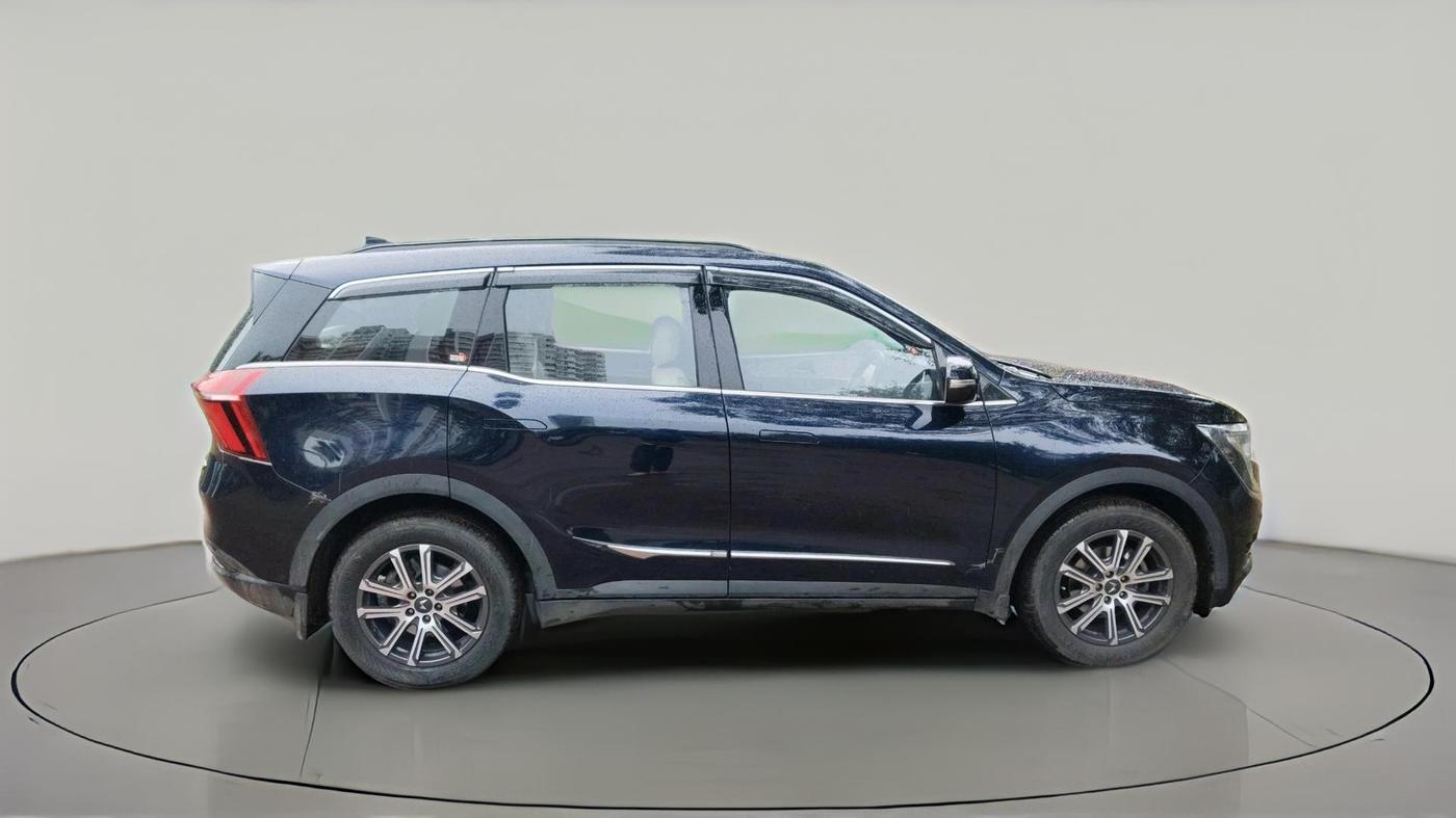 2022 Mahindra XUV700 AX 7 D MT 7 STR, Diesel, Manual, 90,446 km, exterior