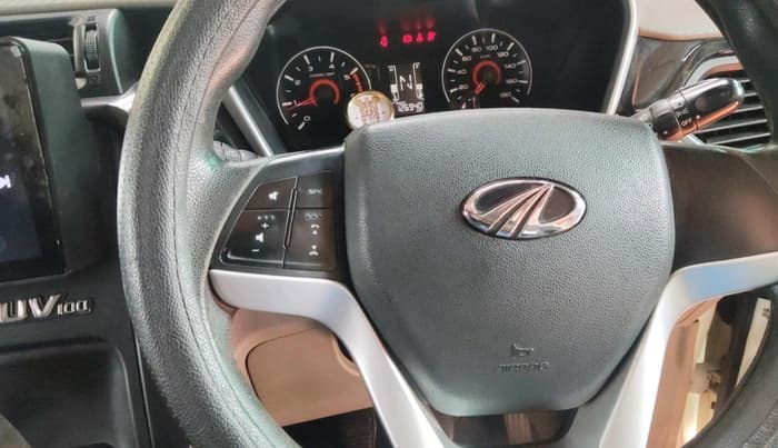 2016 Mahindra Kuv100 K6 6 STR, Petrol, Manual, 1,26,940 km, interior