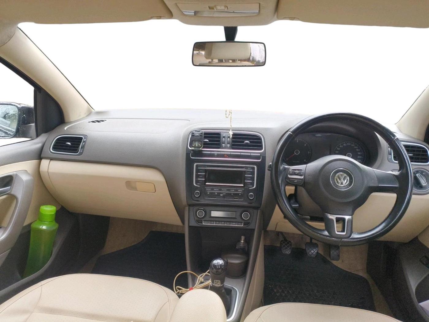 2014 Volkswagen Vento HIGHLINE DIESEL 1.6, Diesel, Manual, 1,29,831 km, interior