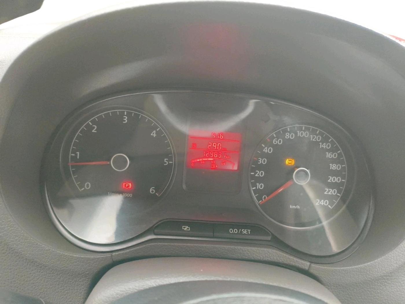 2014 Volkswagen Vento HIGHLINE DIESEL 1.6, Diesel, Manual, 1,29,831 km, interior