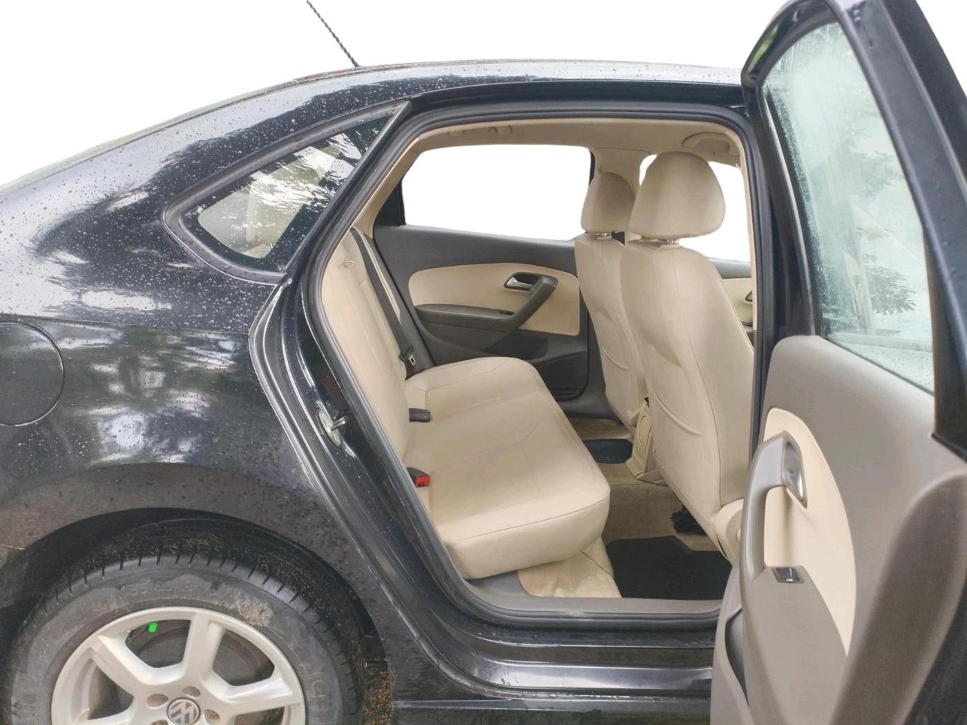 2014 Volkswagen Vento HIGHLINE DIESEL 1.6, Diesel, Manual, 1,29,831 km, interior