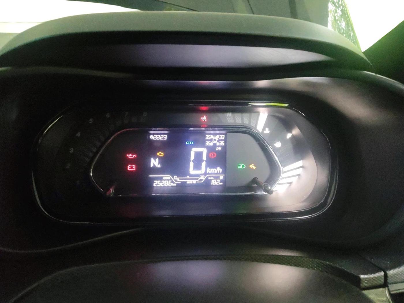 2022 Tata NEXON XZA PLUS PETROL DARK EDITION, Petrol, Automatic, 25,286 km, interior