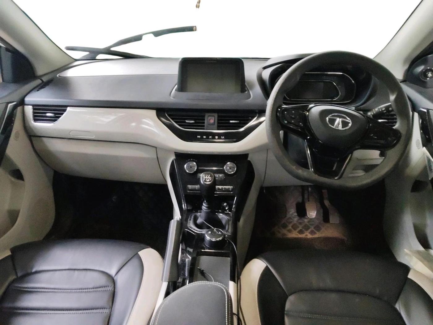 2023 Tata NEXON XZ PLUS PETROL, CNG, Manual, 33,730 km, interior