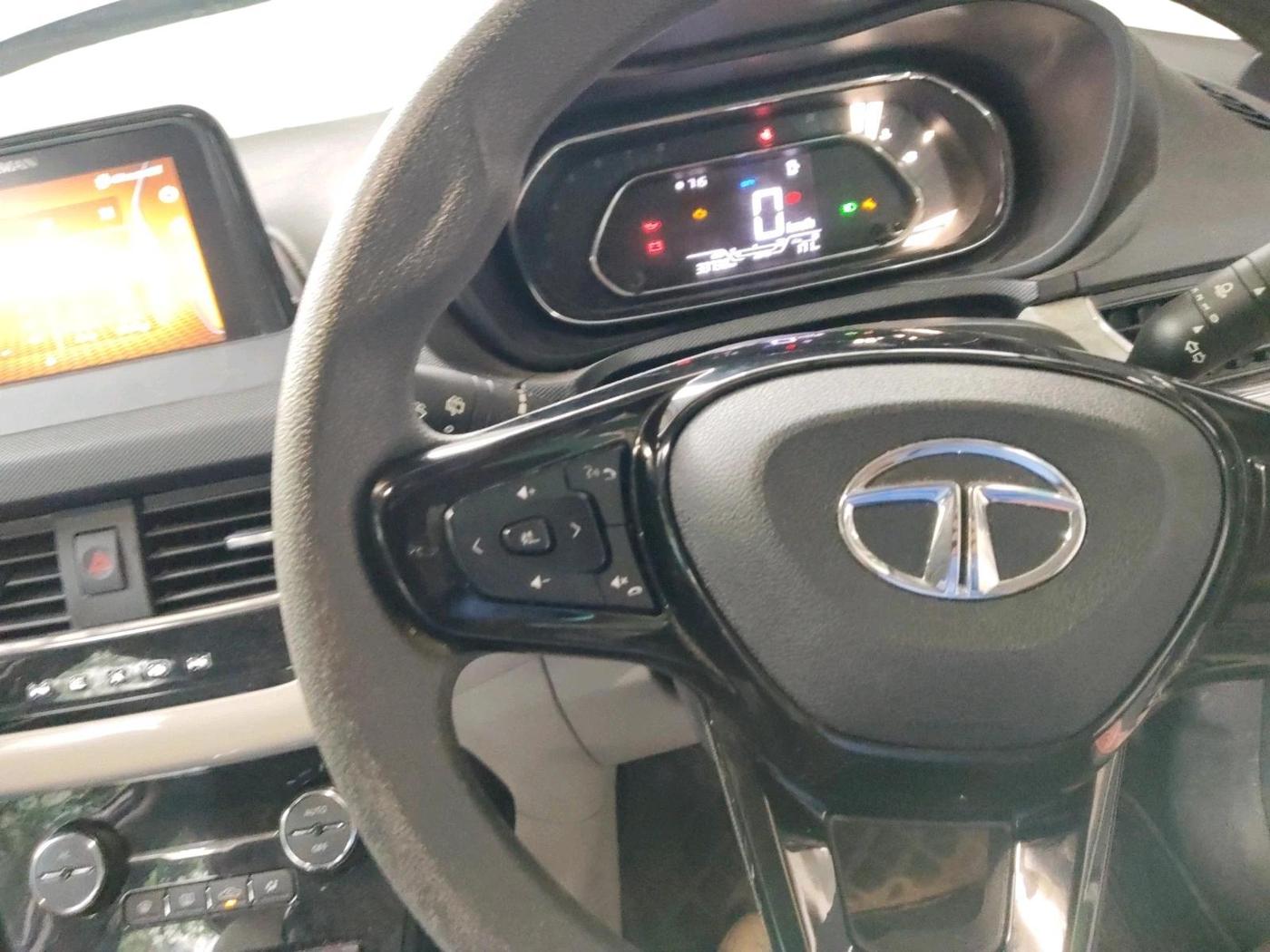 2023 Tata NEXON XZ PLUS PETROL, CNG, Manual, 33,730 km, interior