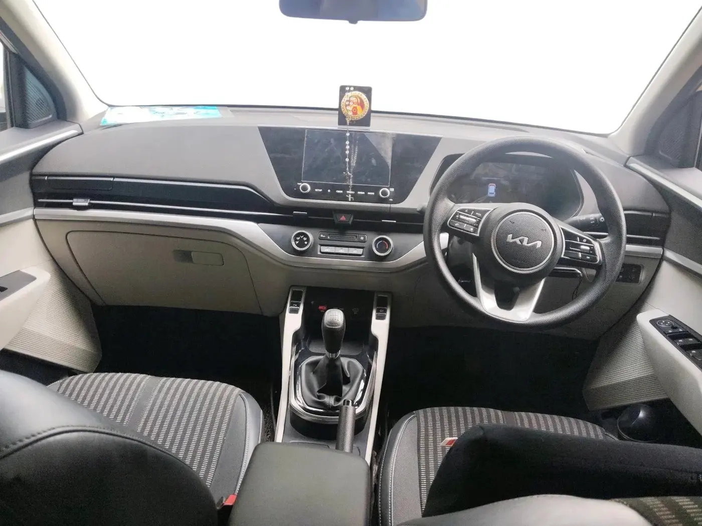 2023 KIA CARENS  PRESTIGE 1.5 TURBO PETROL IMT 7 STR , Petrol, Manual, 12,619 km, interior