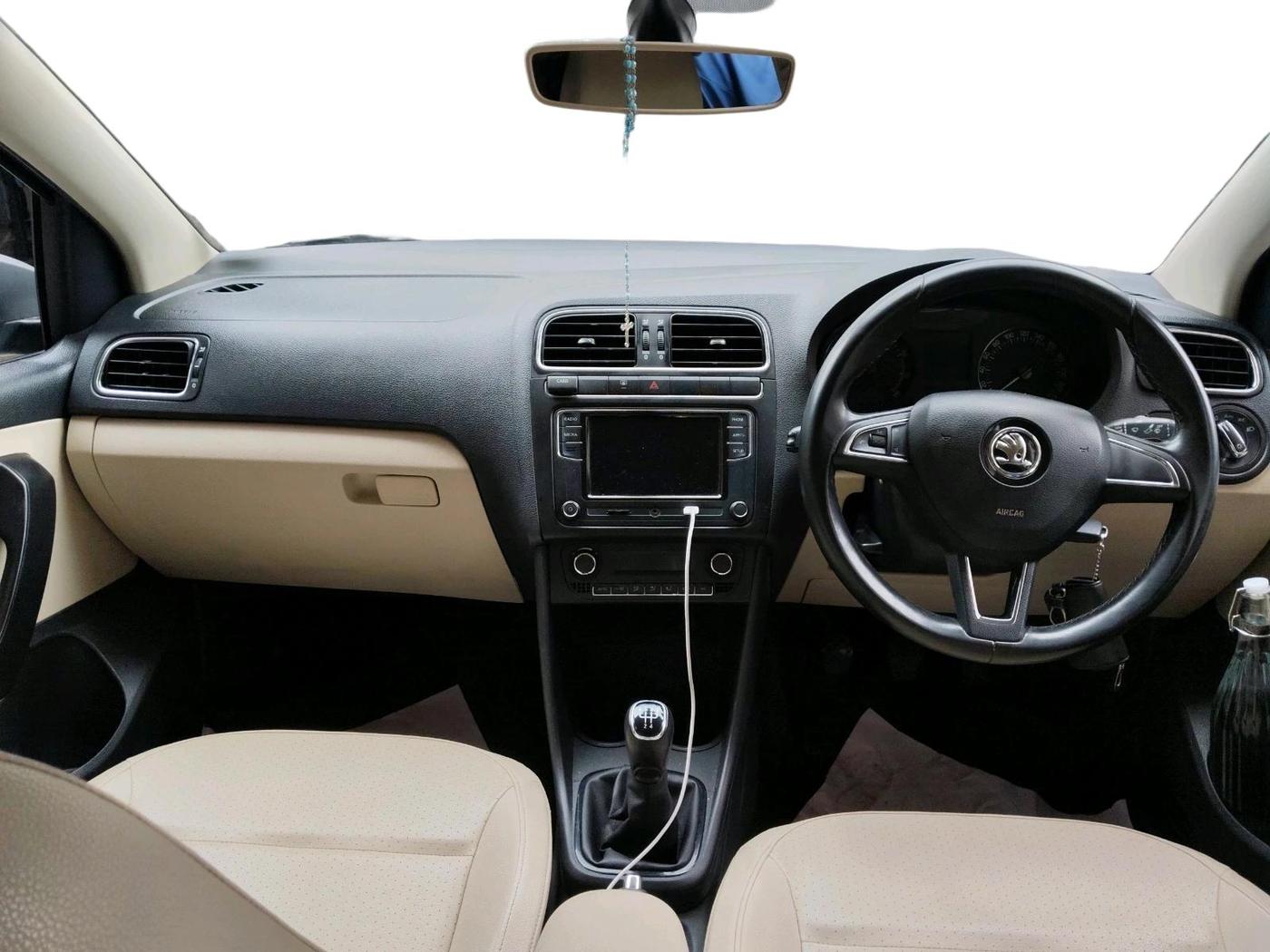 2019 Skoda Rapid STYLE 1.6 MPI, Petrol, Manual, 56,928 km, interior
