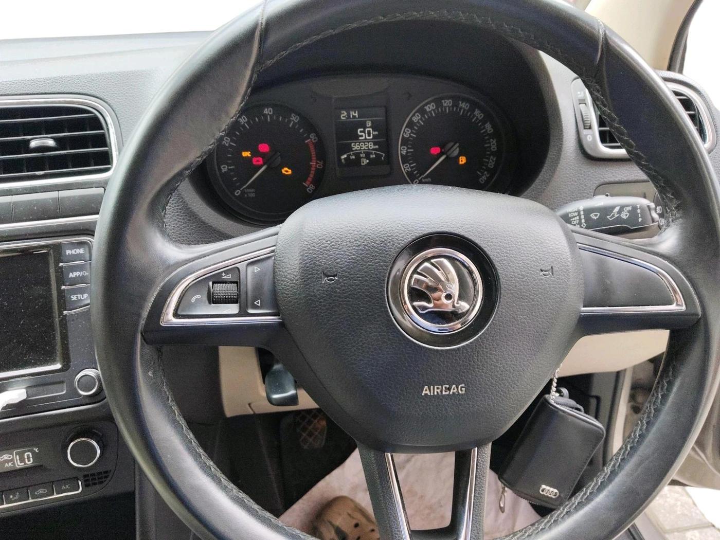 2019 Skoda Rapid STYLE 1.6 MPI, Petrol, Manual, 56,928 km, interior
