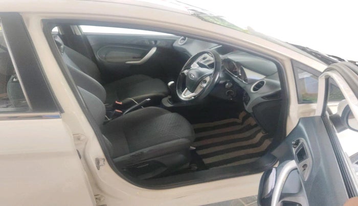 2012 Ford Fiesta TITANIUM DIESEL, Diesel, Manual, 2,00,596 km, interior