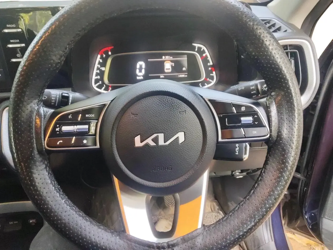 2024 KIA SONET HTK (O) 1.2 Petrol MT, Petrol, Manual, 14,395 km, interior